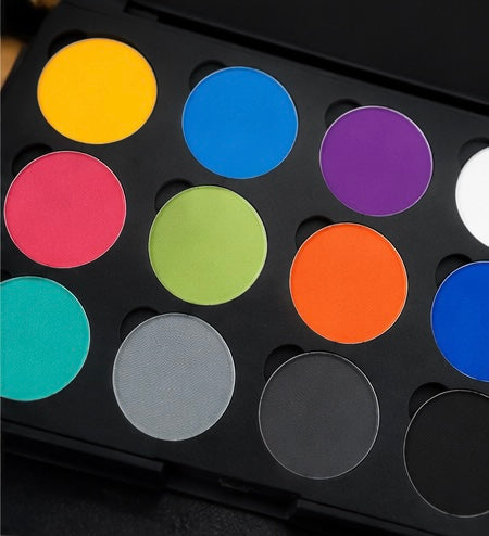 Bold Aura Eyeshadow Palette